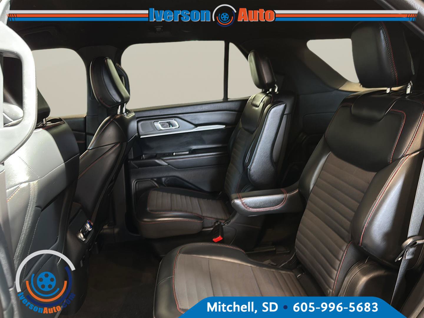 Used 2025 Ford Explorer ST-Line AWD/4WD image 25