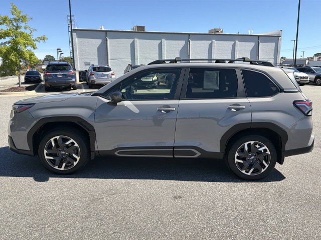 Used 2025 Subaru Forester Limited AWD/4WD image 10