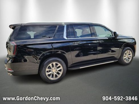 New 2025 Chevrolet Suburban Premier image 7