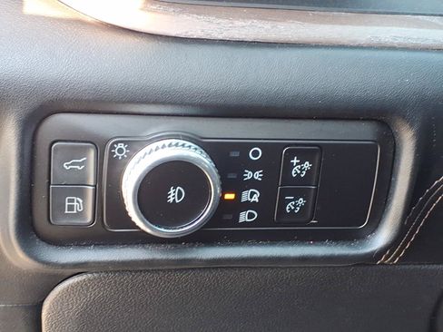 Used 2023 Ford Explorer Platinum w/ Technology Package AWD/4WD image 22