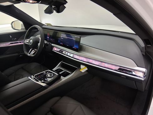 New 2026 BMW 740i w/ Premium Package image 29