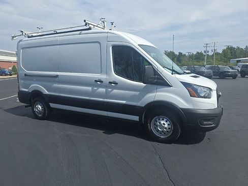 Used 2023 Ford Transit 250 Medium Roof AWD image 10