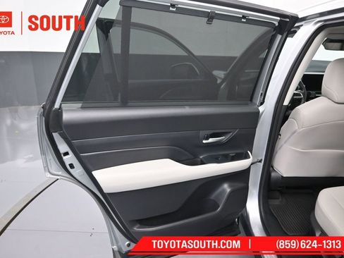 Used 2024 Toyota Grand Highlander AWD image 29