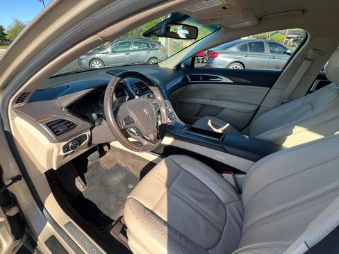 Used 2017 Lincoln MKZ Select w/ Select Plus Package AWD/4WD image 16