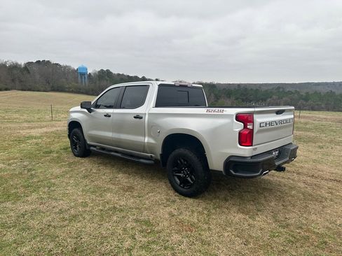 Used 2020 Chevrolet Silverado 1500 LT Trail Boss image 3