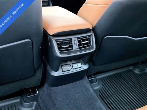 Used 2024 Lexus ES 350 Ultra Luxury w/ Accessory Package (Z2) image 32