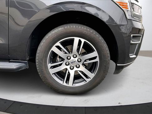 Used 2024 Ford Expedition Limited image 36