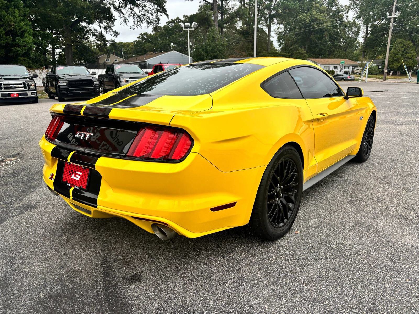 Used 2017 Ford Mustang GT w/ GT Performance Package RWD image 3