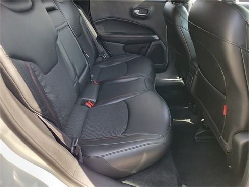 Used 2020 Jeep Compass Trailhawk image 14