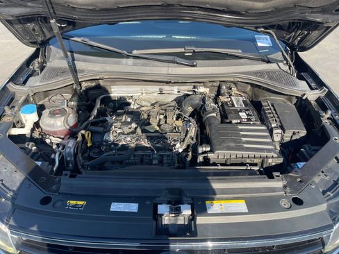 Used 2022 Volkswagen Tiguan SE R-Line image 23