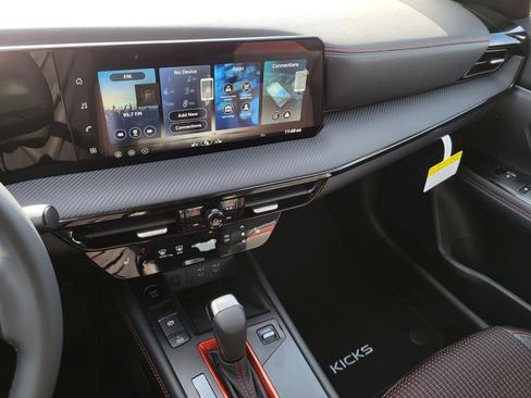 New 2026 Nissan Kicks SR image 3