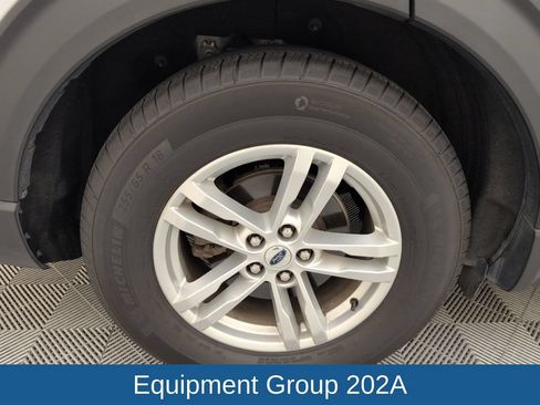 Used 2021 Ford Explorer XLT w/ Equipment Group 202A RWD image 18