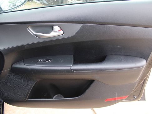 Used 2019 Kia Forte LXS FWD image 7