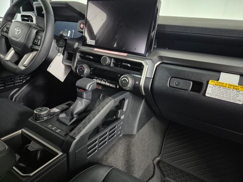 New 2026 Toyota 4Runner Limited AWD/4WD image 38