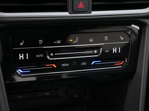 Certified 2025 Volkswagen Taos SEL image 23