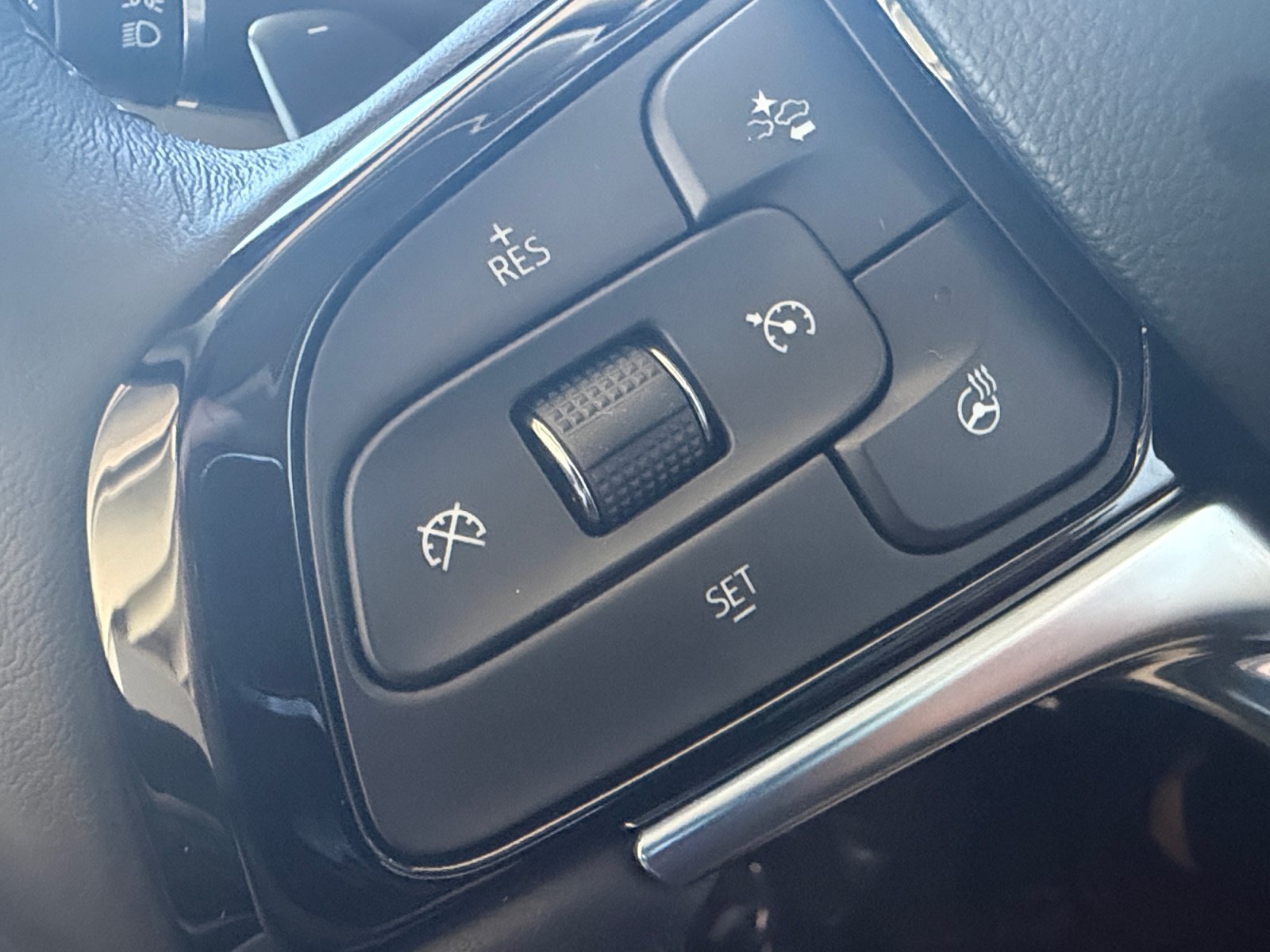 Used 2023 Buick Enclave Avenir w/ Avenir Technology Package FWD image 23
