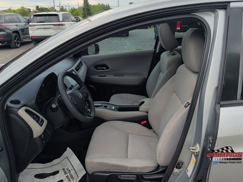 Used 2017 Honda HR-V EX image 13