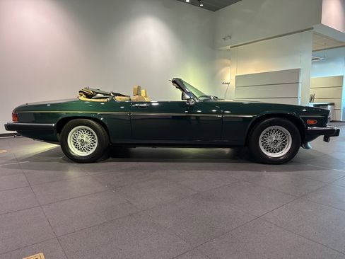 Used 1990 Jaguar XJS V12 Convertible image 19