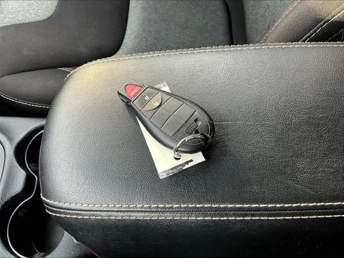 Used 2016 Jeep Cherokee Sport FWD image 31