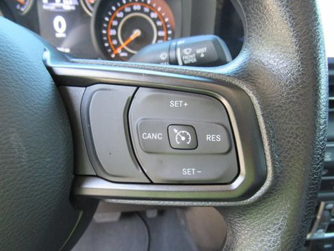 Used 2024 Jeep Gladiator Sport AWD/4WD image 25