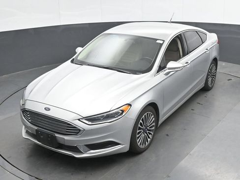 Used 2018 Ford Fusion SE w/ Fusion SE Technology Package FWD image 25