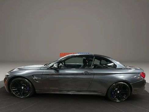 Used 2018 BMW M4 Convertible image 10