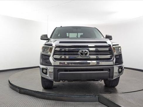 Used 2016 Toyota Tundra SR5 w/ SR5 Upgrade Package image 12