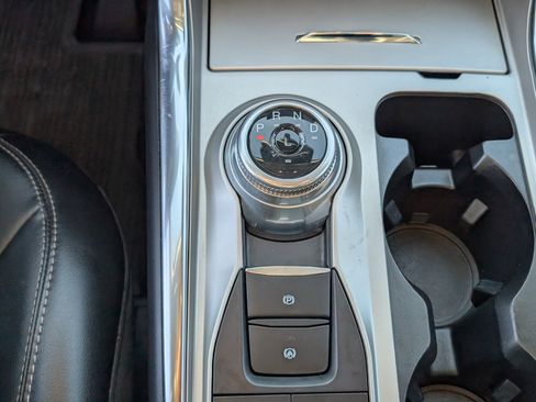 Certified 2022 Ford Explorer XLT w/ Equipment Group 202A image 27