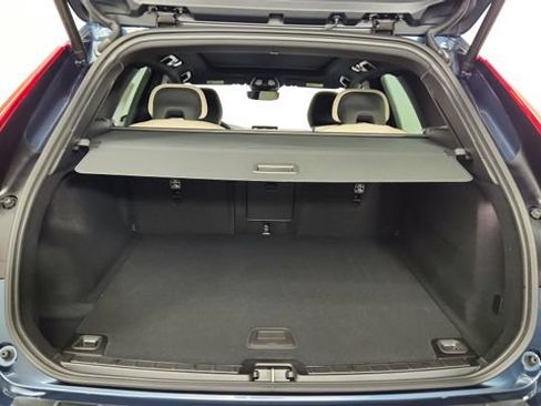 Used 2027 Volvo XC60 B5 Core AWD/4WD image 38