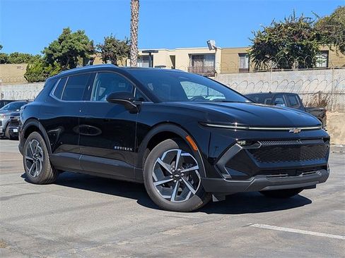 New 2026 Chevrolet Equinox EV LT image 2