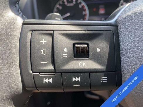Used 2025 Nissan Rogue SV FWD image 20