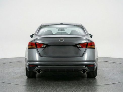 Used 2025 Nissan Altima 2.5 SV FWD image 7