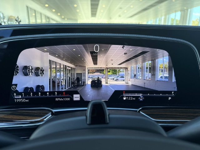 Certified 2024 Cadillac Escalade Premium Luxury w/ LPO, Floor Liner Package AWD/4WD image 70