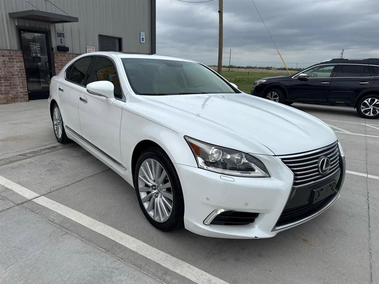 Used 2013 Lexus LS 460 w/ Comfort Pkg RWD image 7
