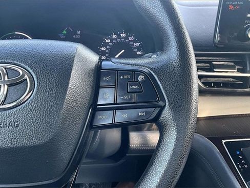 Used 2024 Toyota Sienna LE image 14