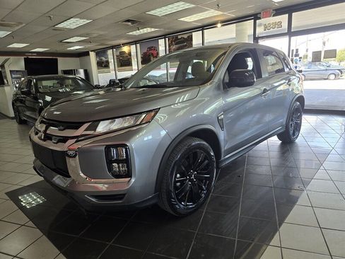 Used 2025 Mitsubishi Outlander Sport ES AWD/4WD image 1