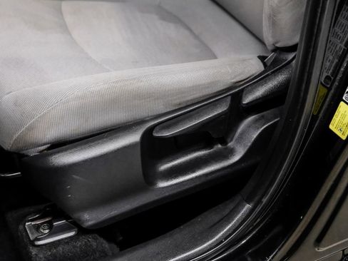 Used 2023 Toyota Corolla Cross L FWD image 27