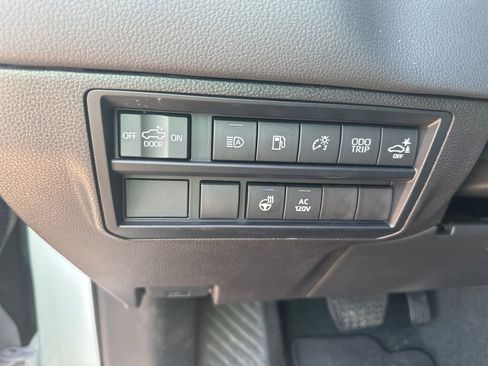 Used 2024 Toyota Tundra Limited image 12