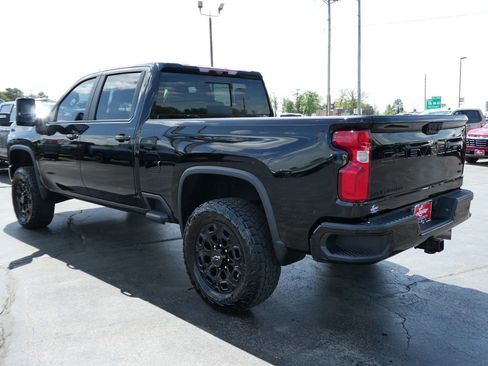 Used 2022 Chevrolet Silverado 2500 LTZ w/ LTZ Plus Package AWD/4WD image 8