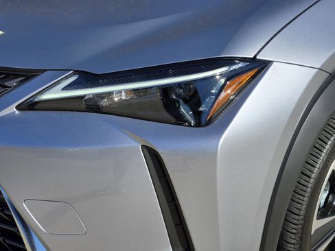 New 2025 Lexus UX 300h FWD image 5