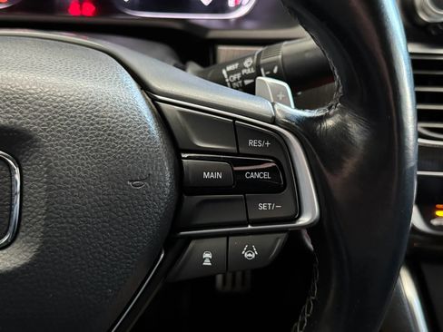 Used 2018 Honda Accord Sport image 13