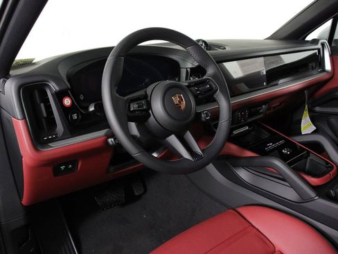 New 2026 Porsche Cayenne Coupe image 4