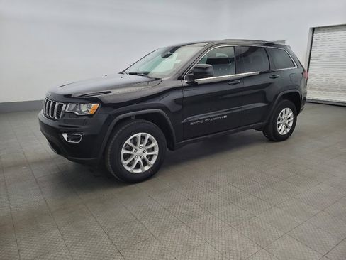 Used 2022 Jeep Grand Cherokee Laredo E image 2