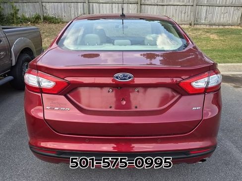 Used 2016 Ford Fusion SE FWD image 3