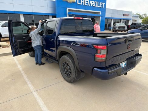 Used 2023 Nissan Frontier PRO-4X w/ Pro-4X Premium Package AWD/4WD image 7