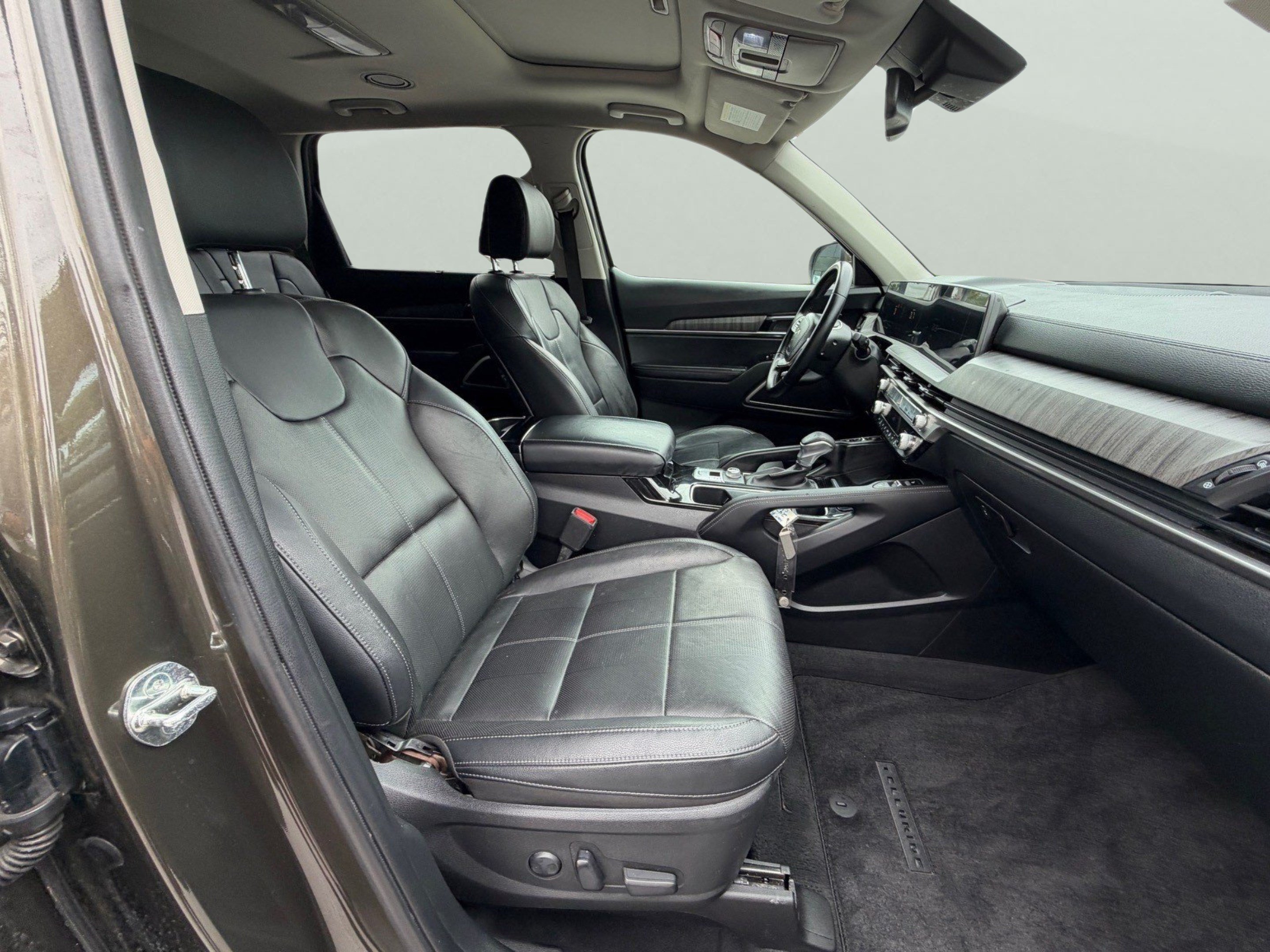 Used 2024 Kia Telluride EX FWD image 26