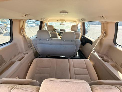 Used 2016 Dodge Grand Caravan American Value Package image 10