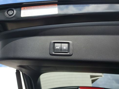 Used 2024 Mitsubishi Outlander SE Black Edition FWD image 8