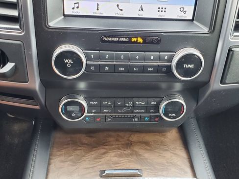 Used 2019 Ford Expedition Platinum AWD/4WD image 32