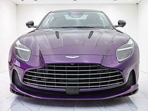 Used 2024 Aston Martin DB12 Coupe RWD image 18